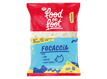 Sumuštinis FOOD ON FOOT FOCACCIA su kumpiu, sūriu ir švelniu padažu*